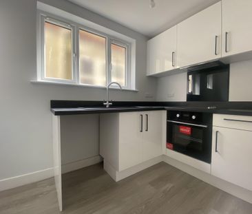 Bitterne Road, Southampton - Photo 3