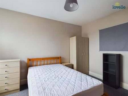 4 bedroom terraced house to rent - Photo 2