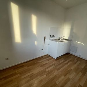 Location Appartement 1 pièce 27m² - Photo 2