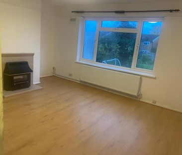 3 bedroom flat to rent - Photo 2