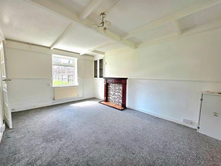 3 bedroom semi-detached house to rent - Photo 2
