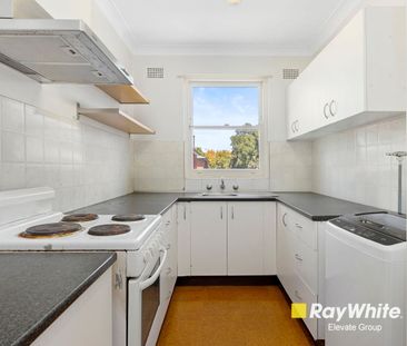 Convenient Living in a Quiet Cul-de-Sac Location - Photo 5