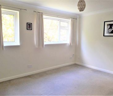 Studio to rent - Photo 6