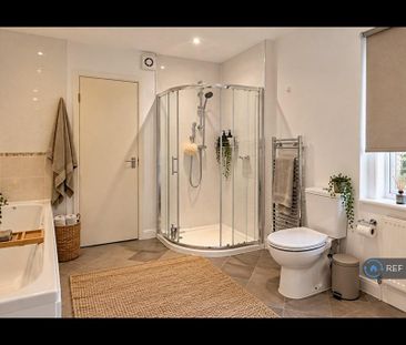 1 bedroom in a house share to rent - Photo 3