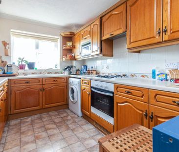 2 bedroom flat to rent - Photo 3