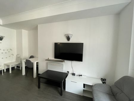 1 Bed Flat, Burne Jones House, B2 - Photo 2