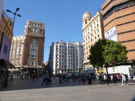 Calle de Chinchilla, Madrid, Community of Madrid 28013 - Photo 3