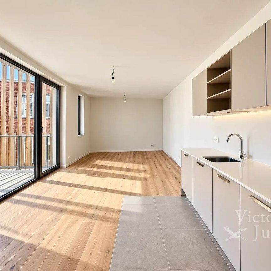 Appartement te huur in Ukkel voor € 1.700 met 1 slaapkamer - foto 1