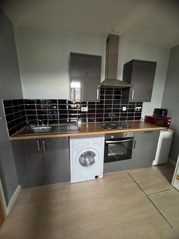 2 bedroom flat to rent - Photo 5