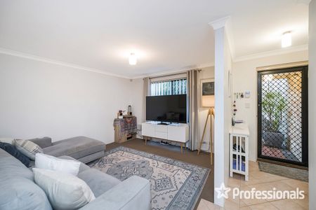 Stylish & Private 3-Bedroom Rear Villa in Nollamara - Photo 2