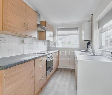 2 bedroom end of terrace house to rent - Photo 4