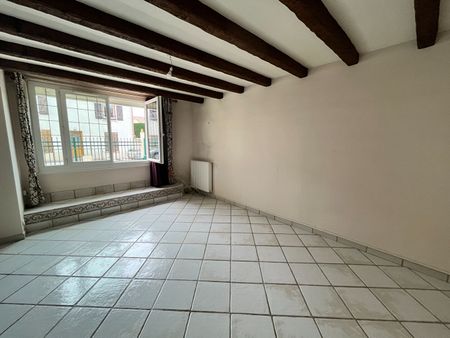 Location maison 4 pièces, 115.60m², Les Granges-le-Roi - Photo 2