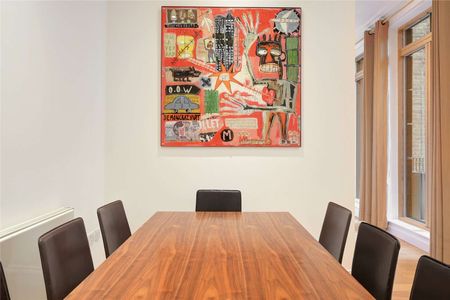 Impressive 3 bedroom, 3 bathroom lateral apartment which has just been fully redecorated. With 2 balconies, 24/7 concierge, garaged parking plus residents' gym. - Photo 4