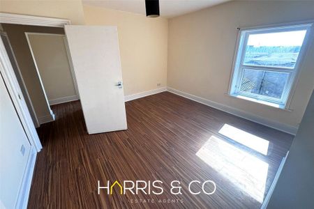 1 bedroom penthouse to rent - Photo 3