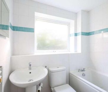 Cotswold Court, Horsham, RH13 - Photo 1