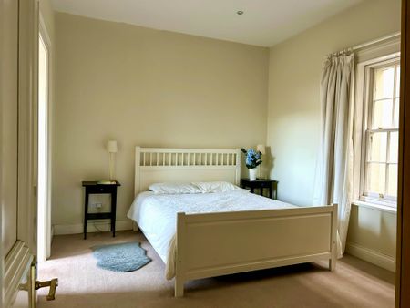 3 Moat Apartment, 8 Motelands Old Holywood Road, East Belfast, BT4 2JH - Photo 4