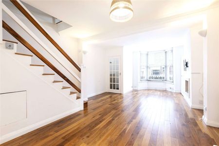 A well presented two bedroom house with a private garden in Highbury. - Photo 3