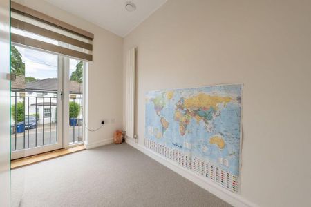 4 bedroom terraced house to rent - Photo 3