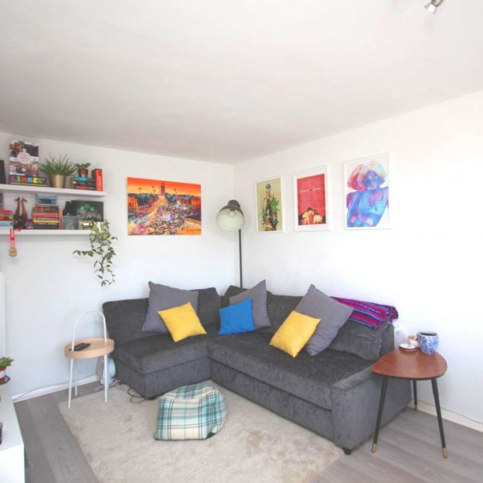 One Bedroom Flat to Let – Surbiton (St. Mark’s Hill, KT6) - Photo 1