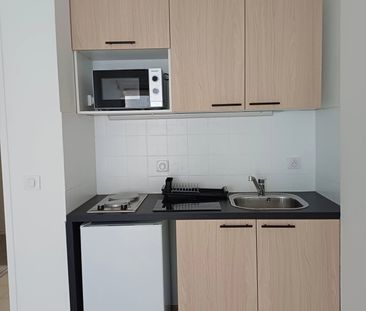 Location Appartement 1 pièce 25m² CANNES 06400 - Photo 1