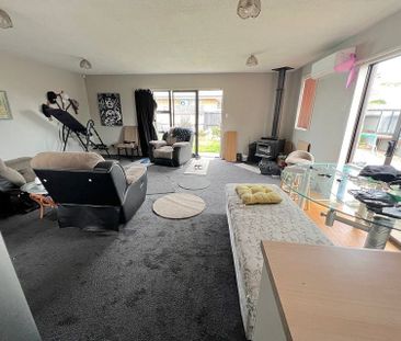 A standalone house close to schools and mall - Photo 6