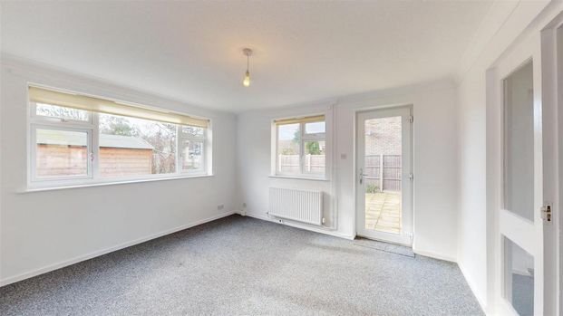 4 bedroom detached house to rent - Photo 1