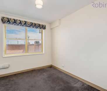 Beachfront Ground Floor Apartment with Courtyard - Photo 2