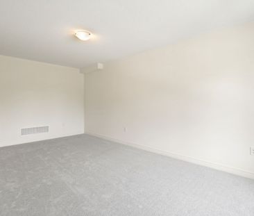 For Lease - 10 Mcalister Avenue, Richmond Hill, Ontario - Photo 5