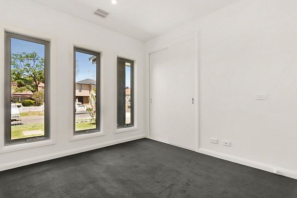 1/40 Hampton Road, Essendon West VIC 3040 - Photo 1