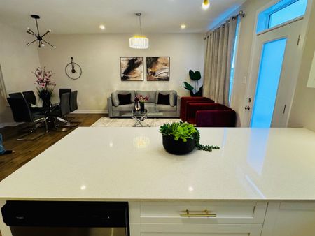 For Lease - 431 Epoch Street, Barrhaven, Ontario - Photo 4