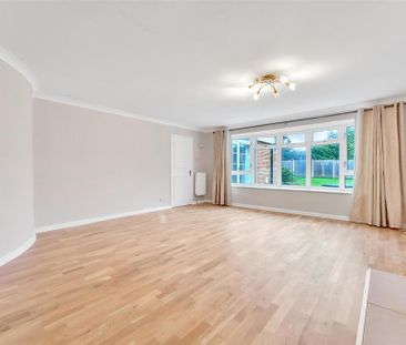 4 bedroom detached house to rent - Photo 1