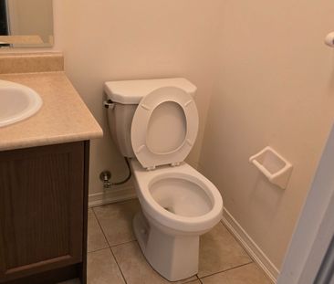 For Lease - 106 Bonnie Braes Drive, Brampton, Ontario - Photo 5