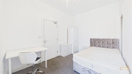 5 Bedroom House - Photo 3