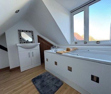 2 bedroom semi-detached house to rent - Photo 5