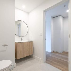 ✨ Loft meublé à louer – Bishop Embassy (Centre-ville de MTL) ✨ - Photo 2