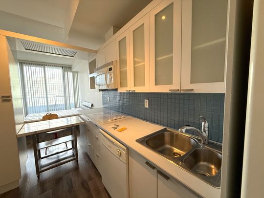 For Lease - 111 Elizabeth Street Unit# 1730, Toronto, Ontario - Photo 1