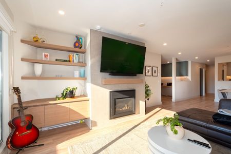 Deep Cove Delight! - Photo 3