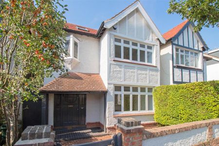 4 bedroom semi-detached house to rent - Photo 2