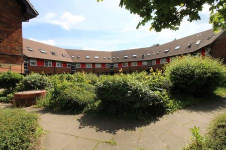 Roundmead, Stevenage, Hertfordshire - Photo 3