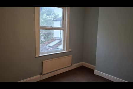 Room in a Shared House, Wells Road, BS4 - Photo 5