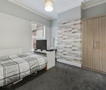 7 bedroom terraced house to rent - Photo 3