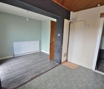 68 Donaghadee Road, Newtownards, BT23 7EU - Photo 2