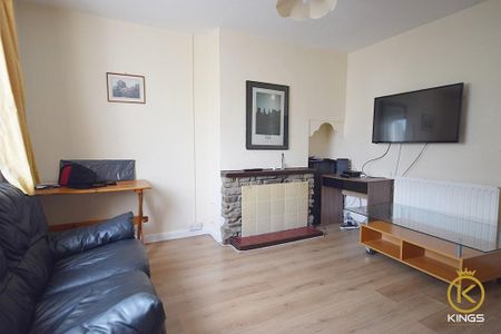 3 bedroom semi-detached house to rent - Photo 5