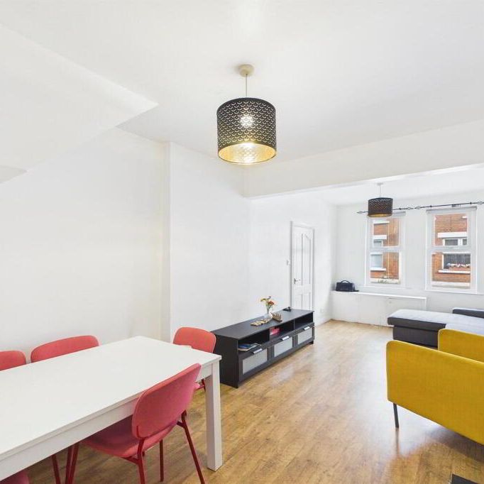 32 Carrington Street, Belfast, BT6 8GF - Photo 1