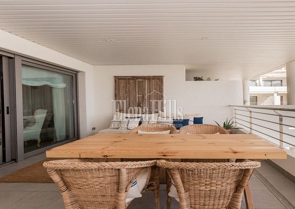 Apartment on the beachfront with jacuzzi in a luxury residential in Mascarat, Altea, Alicante