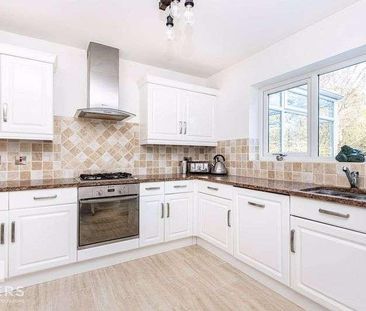 Prince Of Wales Road, Bournemouth, BH4 - Photo 2