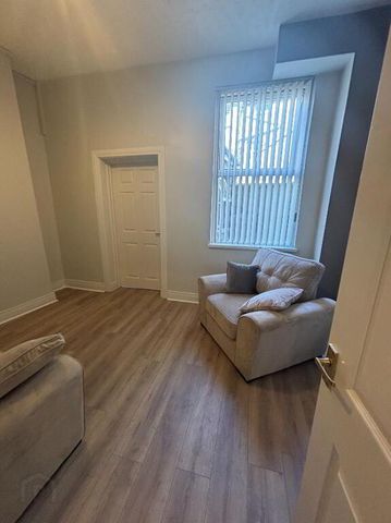 89 Fitzroy Avenue, Belfast, BT7 1HU - Photo 5