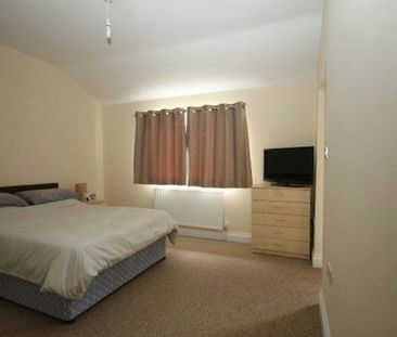 Flat to rent on - Photo 4