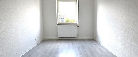 Frisch renovierte 3-Zi.-Whg. mit modernem Tageslichtbad - Foto 1