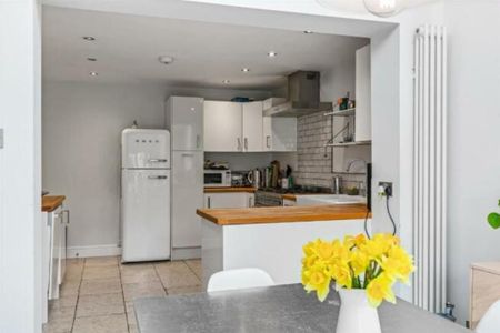 3 bedroom terraced house to rent - Photo 5